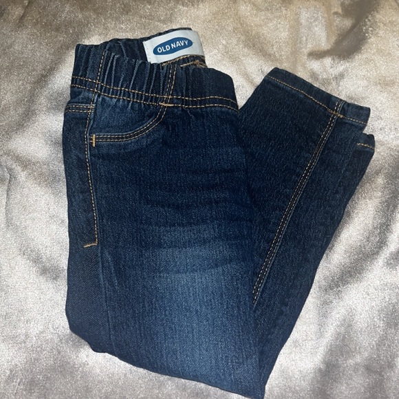 Old navy jeans - Picture 2 of 2